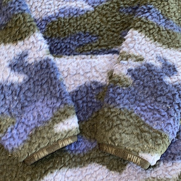 Victoria Secret Pink Blue Camo Sherpa 3/4 zip Sweater - Picture 8 of 9